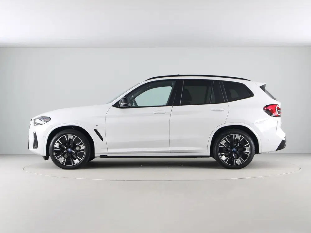 BMW iX3 80 kWh High Executive M-Sport (bj 2024 uit 2024, foto 12