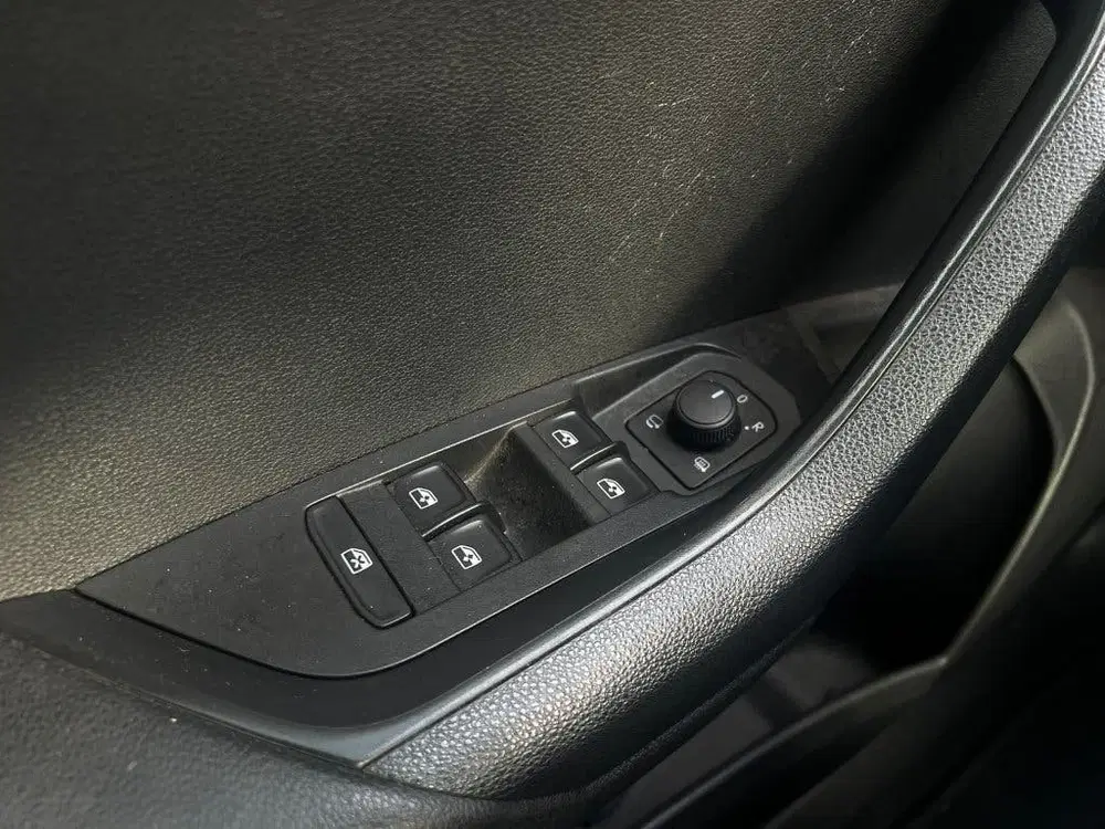 Skoda Karoq Sportline uit 2020, foto 14