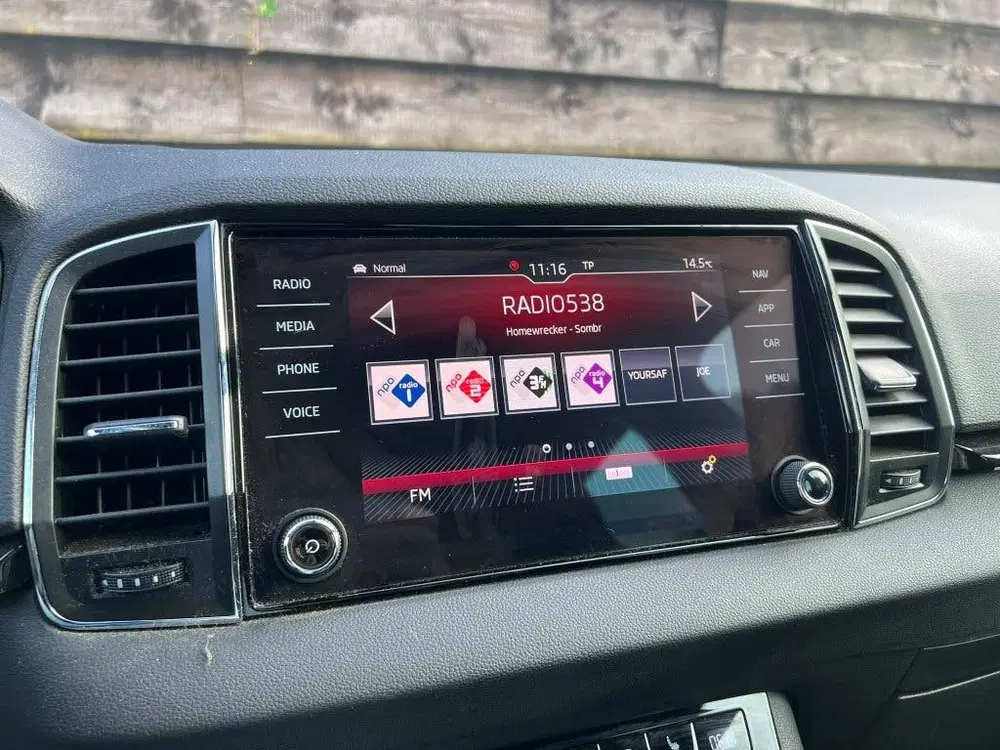 Skoda Karoq Sportline uit 2020, foto 15