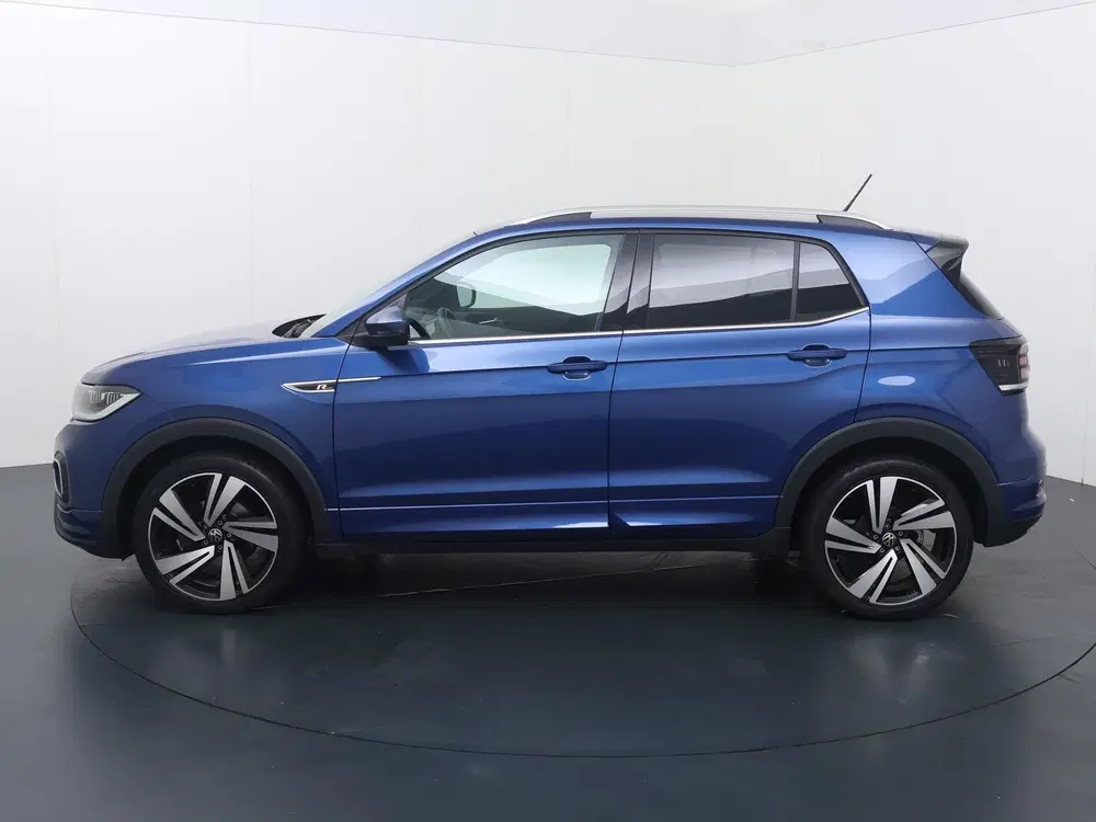 Volkswagen T-Cross 1.0 TSI R-Line uit 2022, foto 2