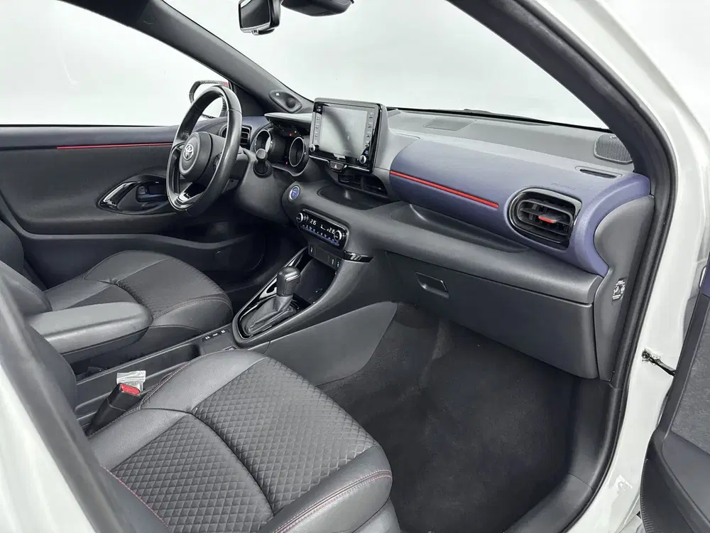Toyota Yaris 1.5 Hybrid Executive Sport uit 2022, foto 10