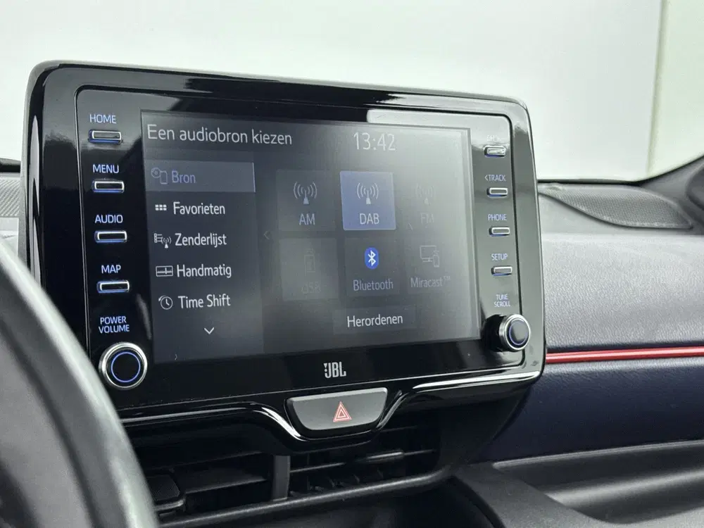 Toyota Yaris 1.5 Hybrid Executive Sport uit 2022, foto 13