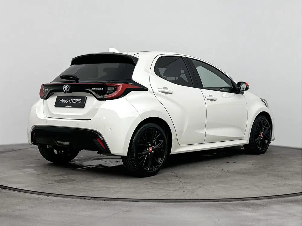 Toyota Yaris 1.5 Hybrid Executive Sport uit 2022, foto 2