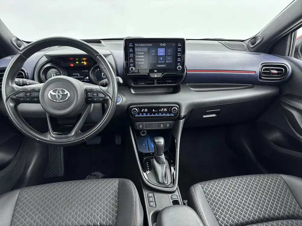 Toyota Yaris 1.5 Hybrid Executive Sport uit 2022, foto 6