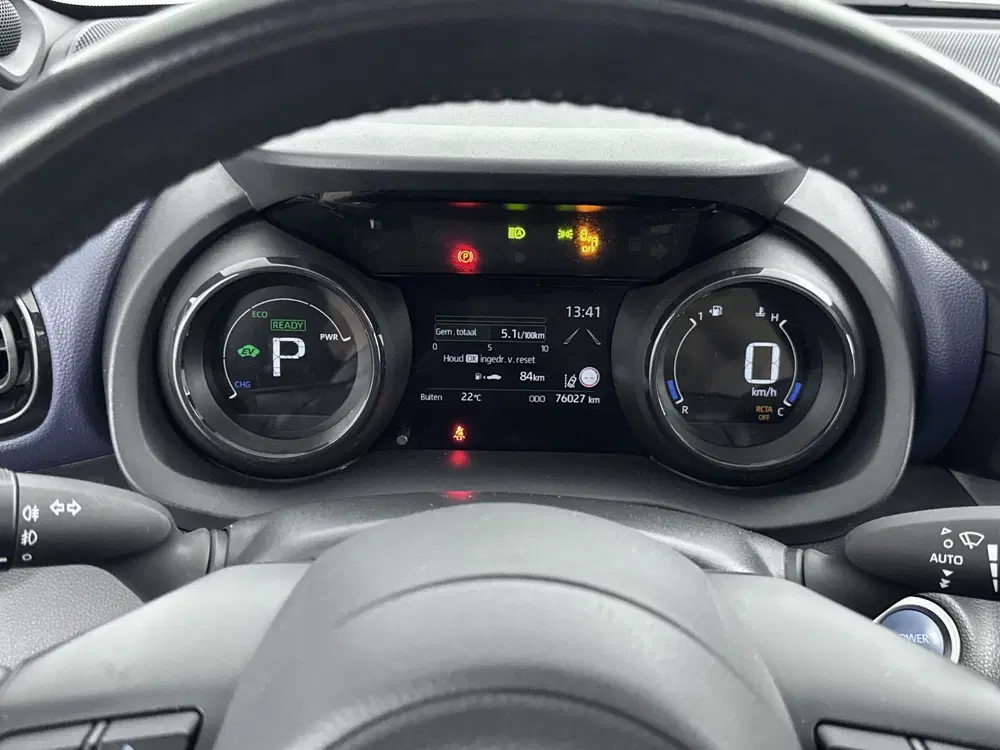 Toyota Yaris 1.5 Hybrid Executive Sport uit 2022, foto 9