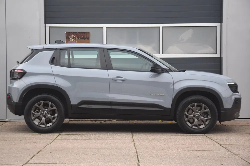 Jeep Avenger 1.2 e-Hybrid Longitude ADAPTIEVE CRUISE uit 2025, foto 4