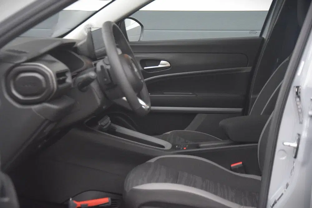 Jeep Avenger 1.2 e-Hybrid Longitude ADAPTIEVE CRUISE uit 2025, foto 8