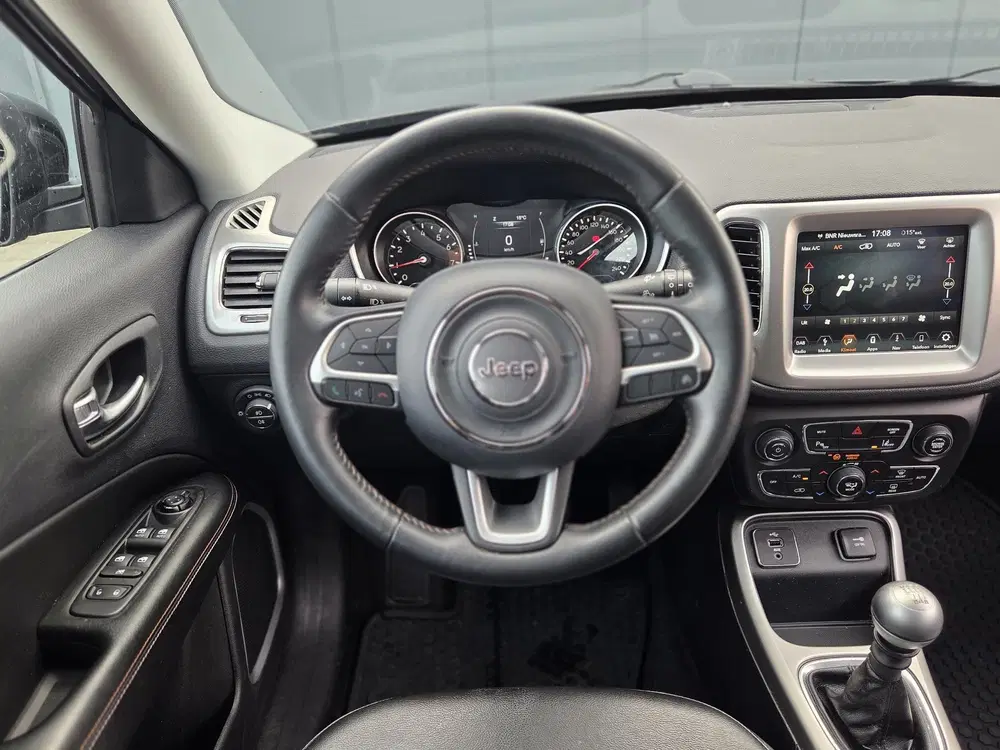 Jeep Compass 1.4 MultiAir Longitude uit 2019, foto 2
