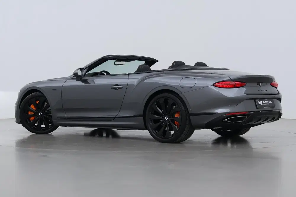Bentley Continental GTC 4.0 V8 Black Edition uit 2025, foto 2