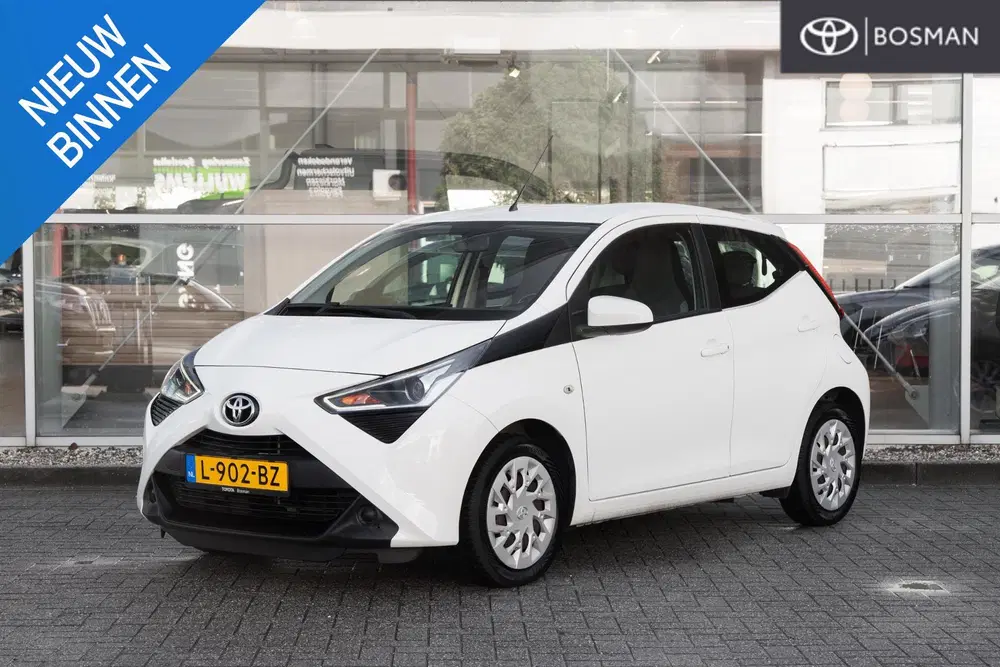 Toyota Aygo 1.0 VVT-i x-play uit 2021