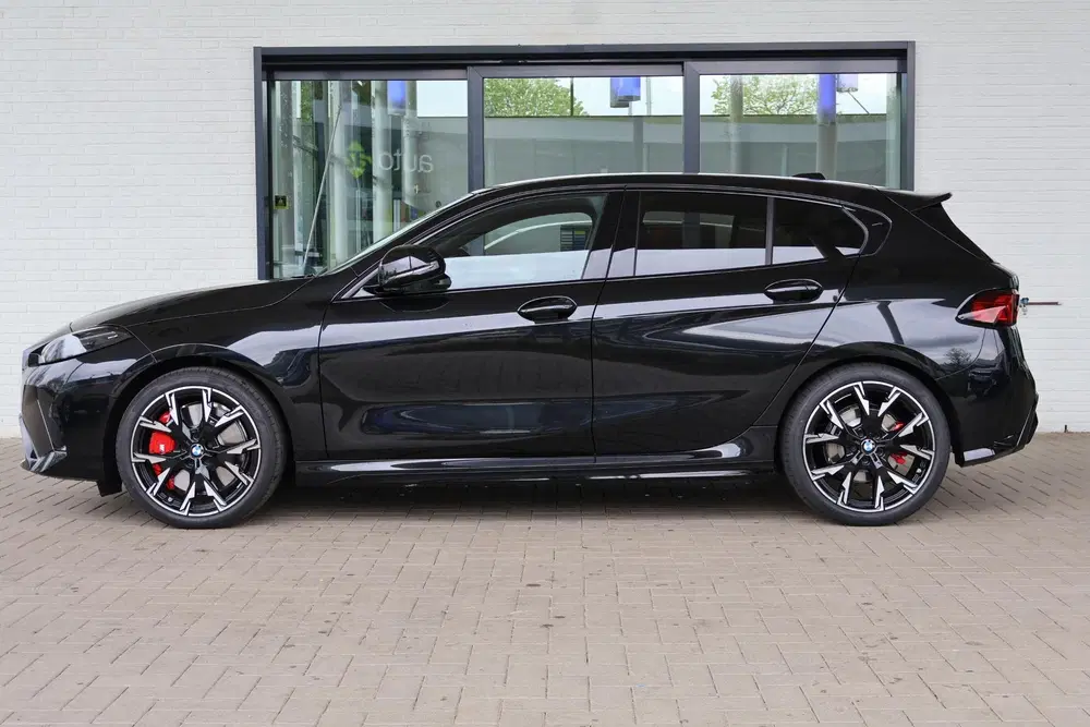 BMW 1-serie 120 M-sport Design edition uit 2026, foto 5