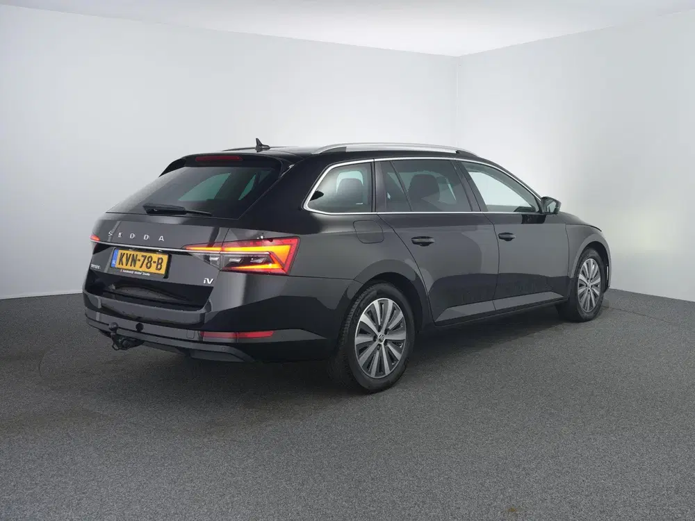 Skoda Superb 1.4 TSI iV Business Edition Plus uit 2023, foto 3