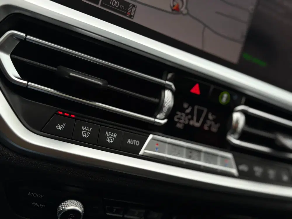 BMW 3-serie 330i xDrive High Executive PANO-DAK uit 2020, foto 11