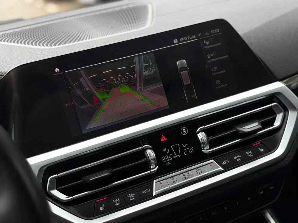BMW 3-serie 330i xDrive High Executive PANO-DAK uit 2020, foto 13