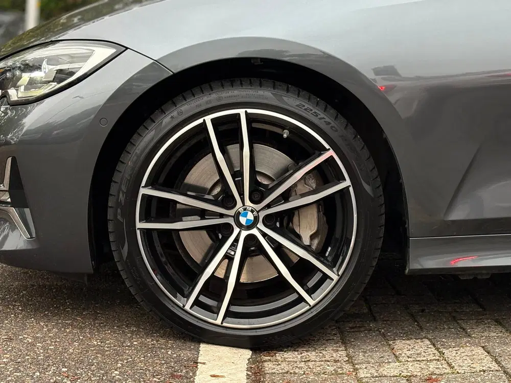 BMW 3-serie 330i xDrive High Executive PANO-DAK uit 2020, foto 4