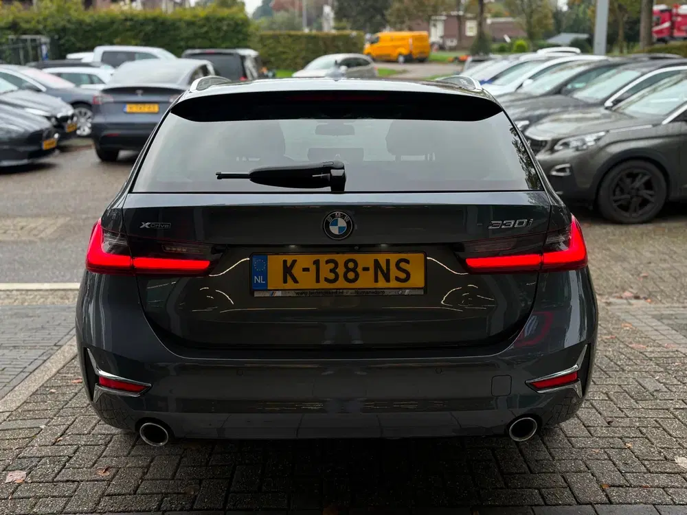 BMW 3-serie 330i xDrive High Executive PANO-DAK uit 2020, foto 5