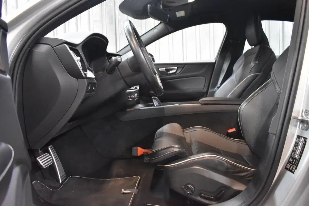 Volvo S60 B4 197PK R-Design uit 2021, foto 7