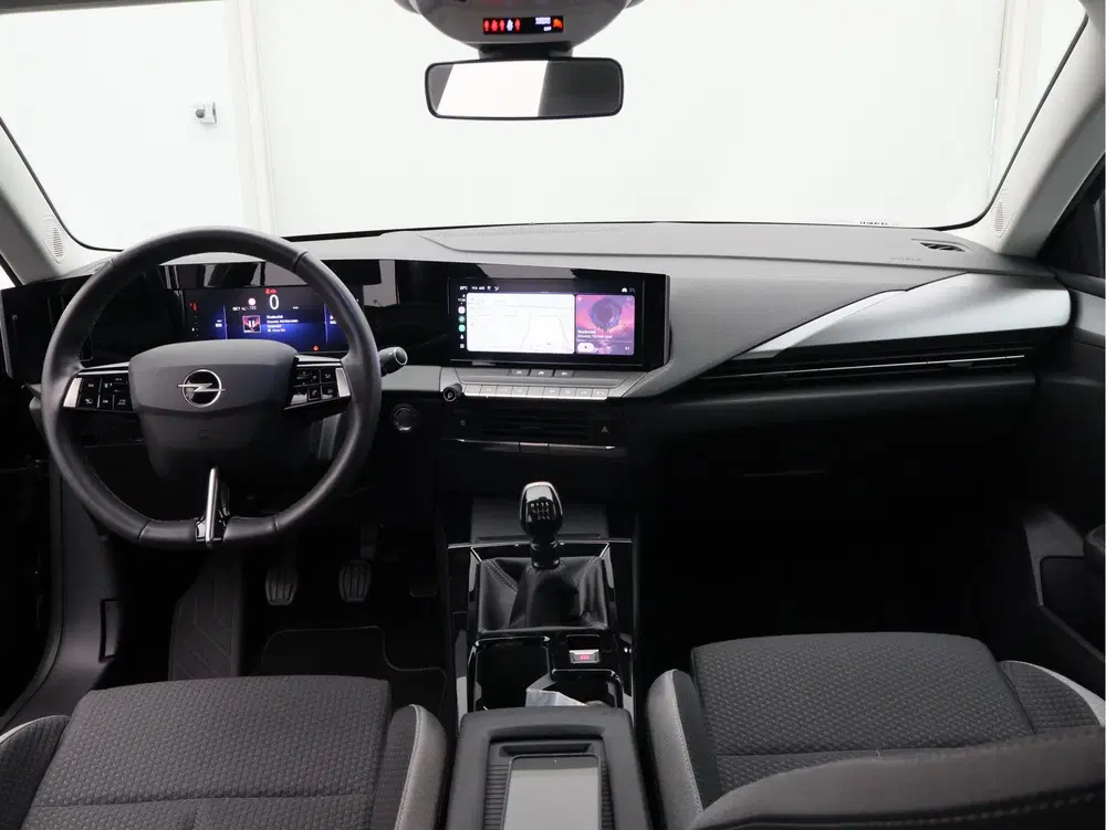 Opel Astra 1.2 Turbo Edition uit 2023, foto 2