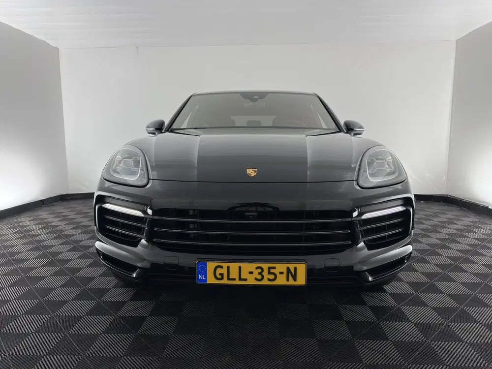 Porsche Cayenne Cayenne Coupé 3.0 E-Hybrid Platinum Editio uit 2022, foto 2