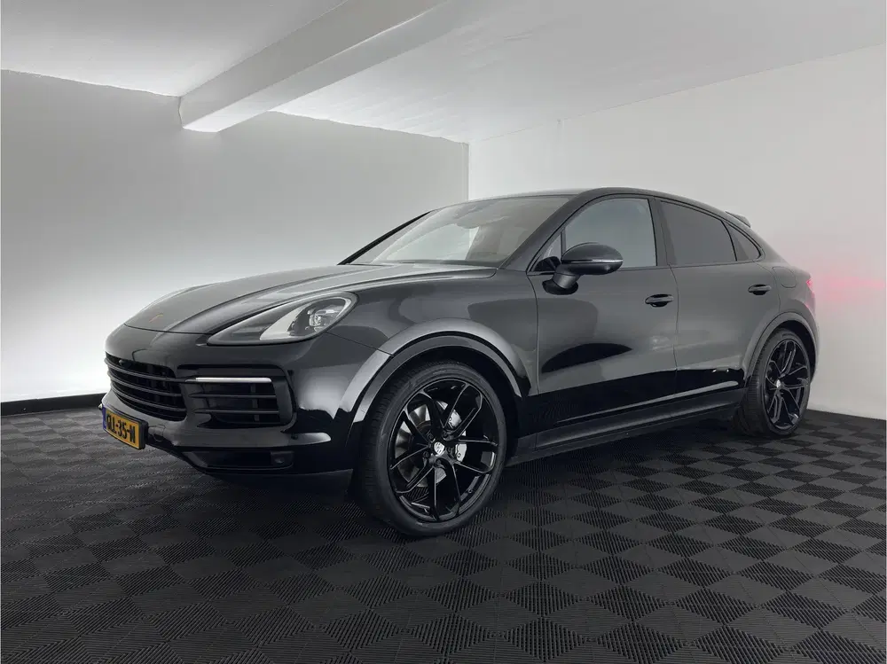 Porsche Cayenne Cayenne Coupé 3.0 E-Hybrid Platinum Editio uit 2022, foto 3