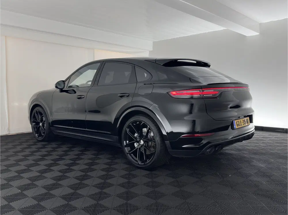 Porsche Cayenne Cayenne Coupé 3.0 E-Hybrid Platinum Editio uit 2022, foto 4
