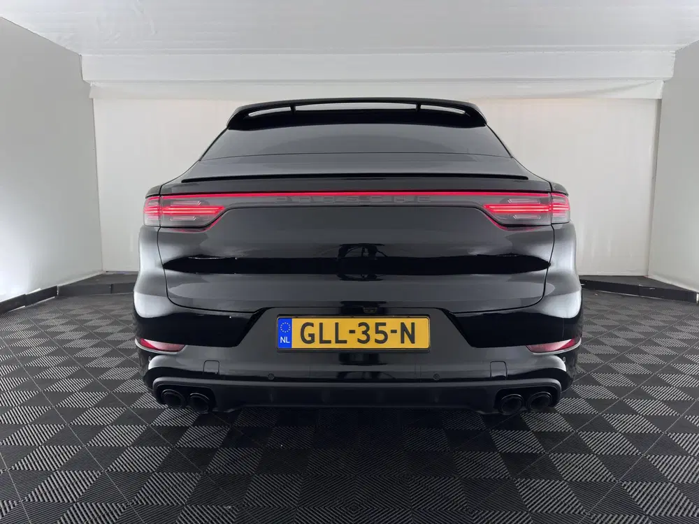 Porsche Cayenne Cayenne Coupé 3.0 E-Hybrid Platinum Editio uit 2022, foto 5