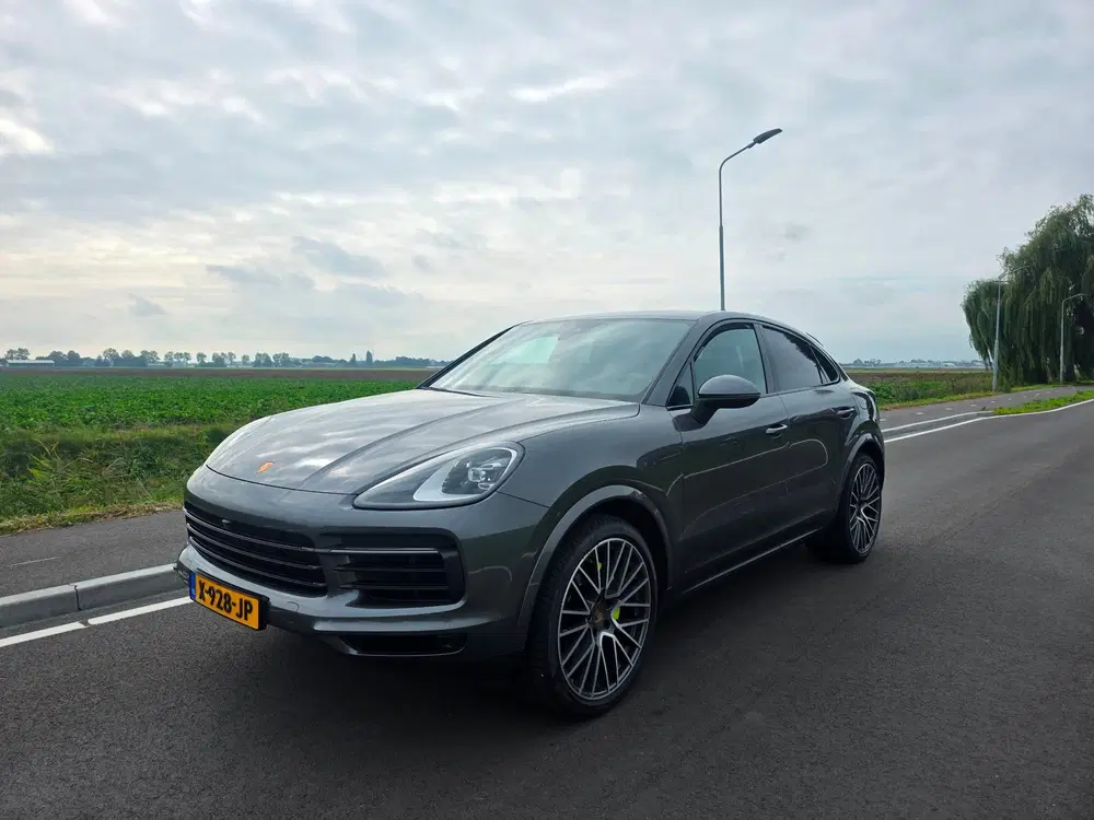 Porsche Cayenne Cayenne Coupé 3.0 E-Hybrid Platinum Editio uit 2022