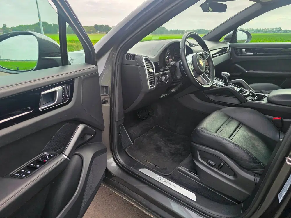 Porsche Cayenne Cayenne Coupé 3.0 E-Hybrid Platinum Editio uit 2022, foto 10