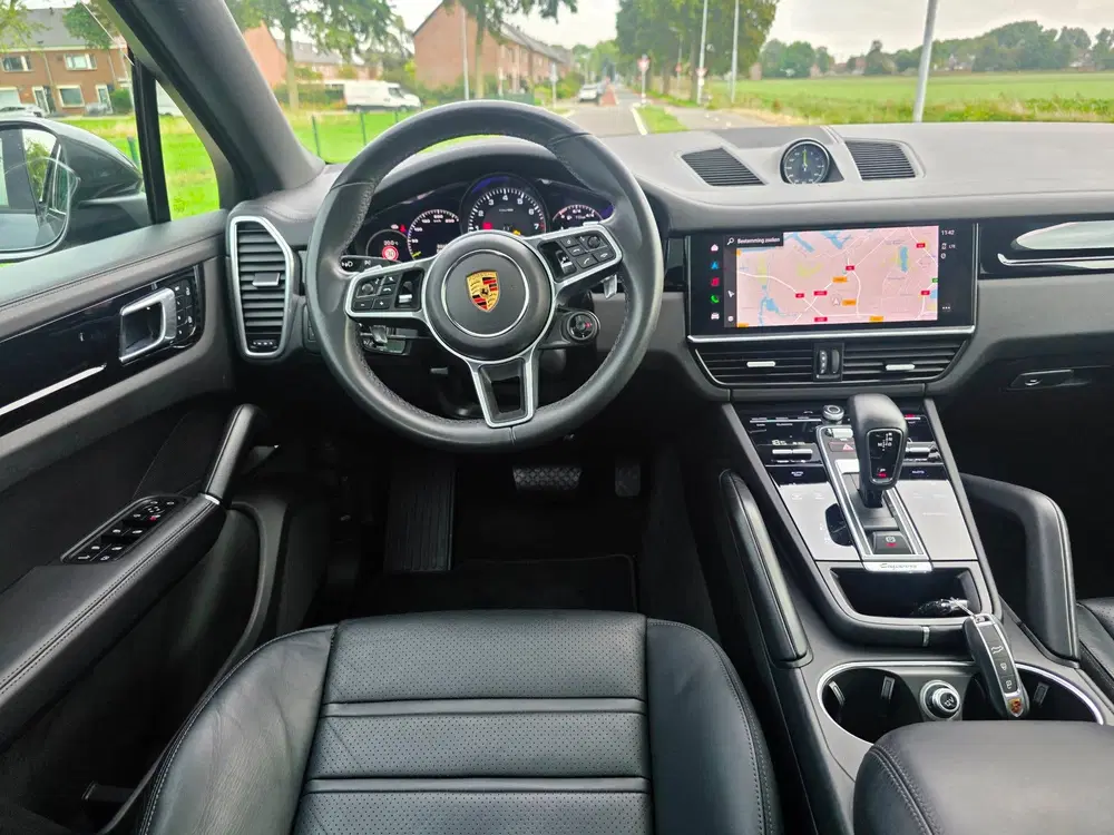 Porsche Cayenne Cayenne Coupé 3.0 E-Hybrid Platinum Editio uit 2022, foto 11