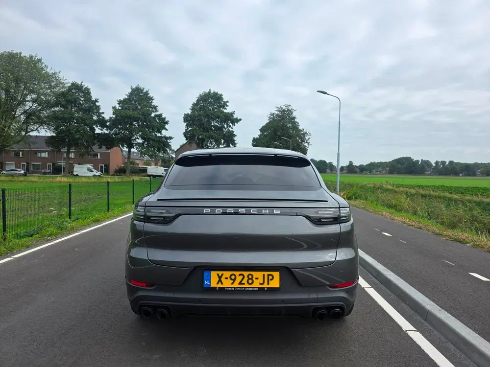 Porsche Cayenne Cayenne Coupé 3.0 E-Hybrid Platinum Editio uit 2022, foto 7
