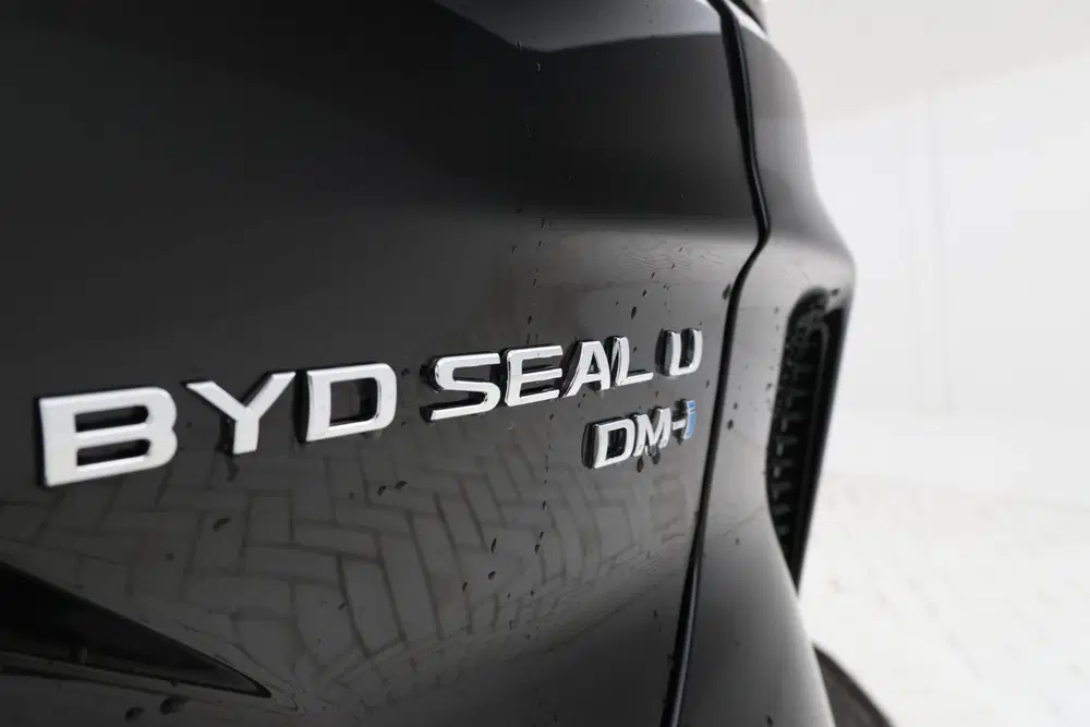 BYD Seal U 1.5 DM-i FWD Boost Full Black (bj 2026) uit 2026, foto 12