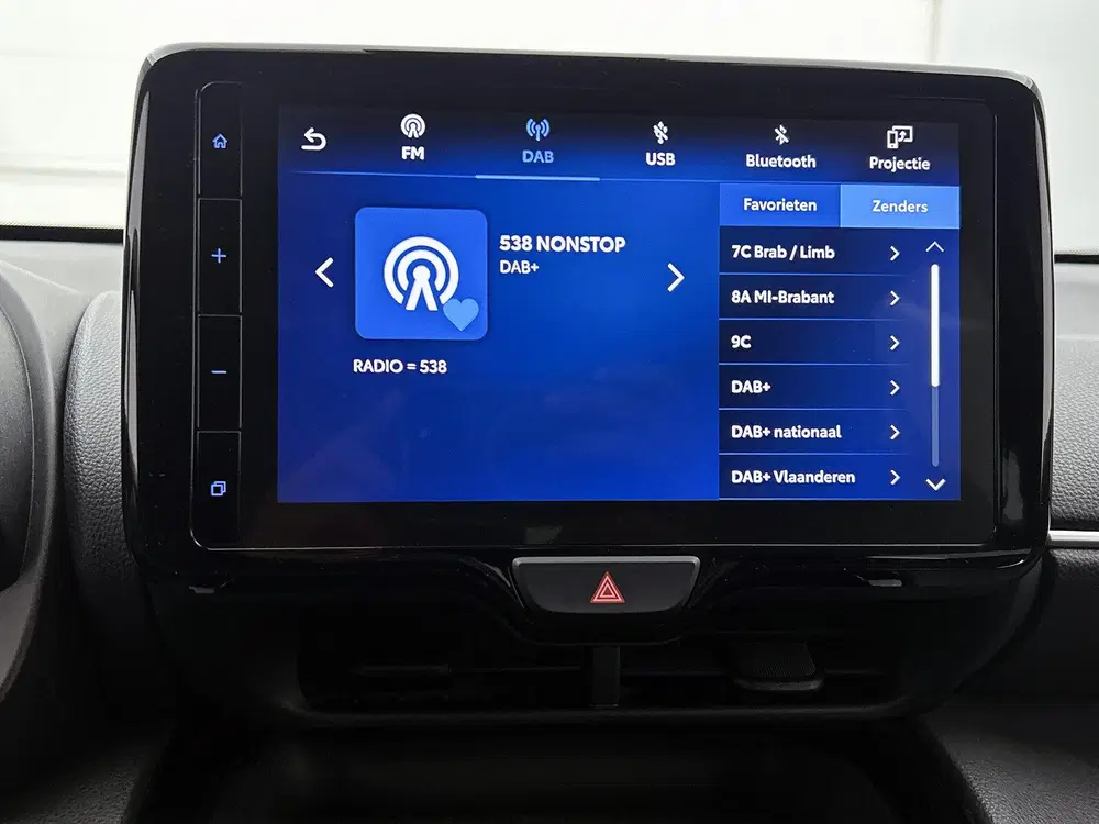 Toyota Yaris Cross 1.5 Hybrid Dynamic Limited uit 2022, foto 11