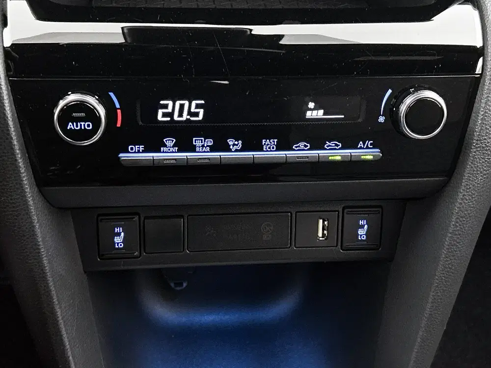 Toyota Yaris Cross 1.5 Hybrid Dynamic Limited uit 2022, foto 12