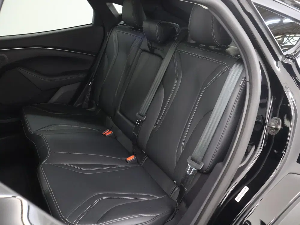 Ford Mustang Mach-E Standard RWD 73 kWh uit 2025, foto 11