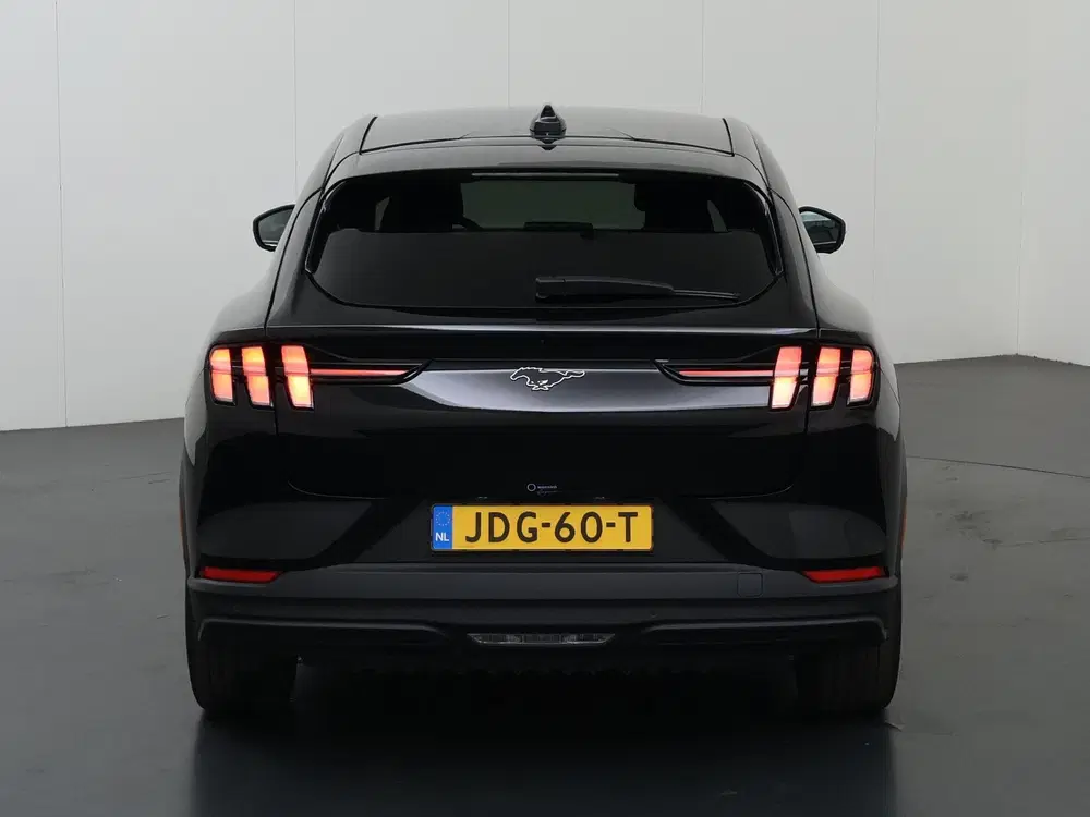 Ford Mustang Mach-E Standard RWD 73 kWh uit 2025, foto 4