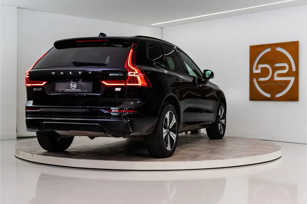 Volvo XC60 2.0 T6 Plug-in hybrid AWD Plus Dark Long R uit 2023, foto 5