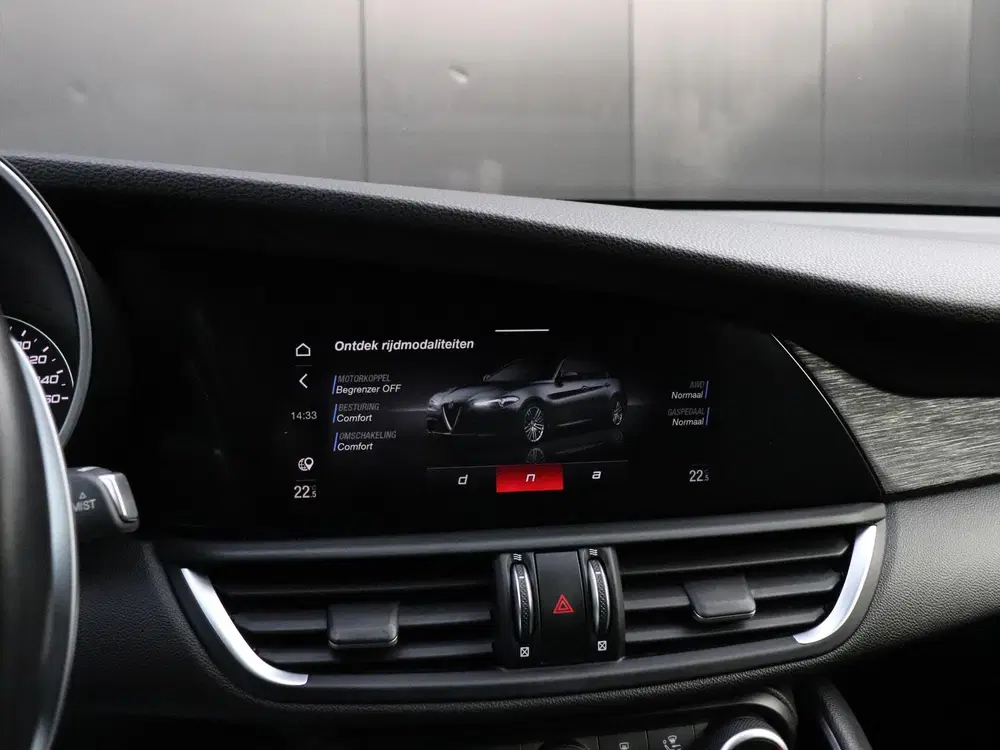 Alfa Romeo Giulia 2.2 LEER uit 2019, foto 10