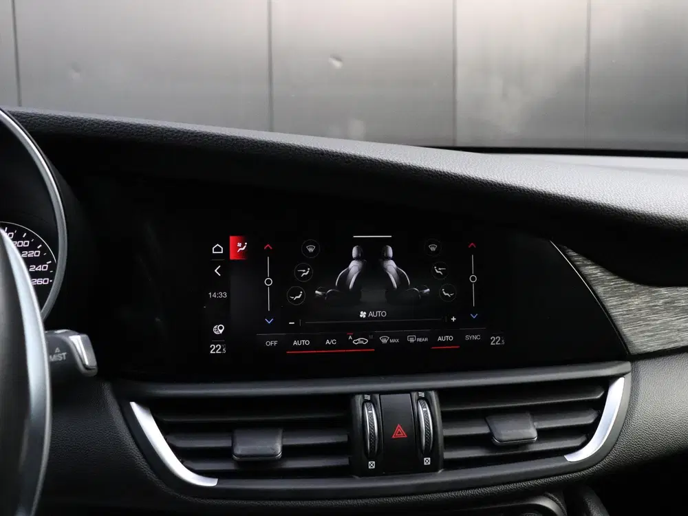 Alfa Romeo Giulia 2.2 LEER uit 2019, foto 11