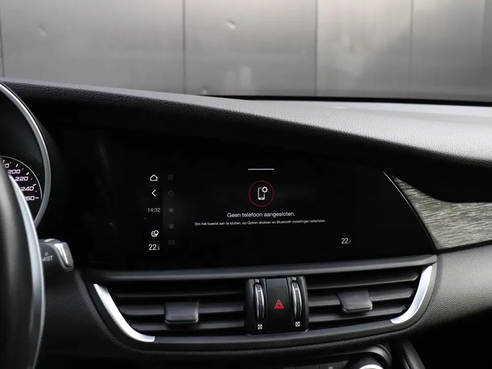 Alfa Romeo Giulia 2.2 LEER uit 2019, foto 13