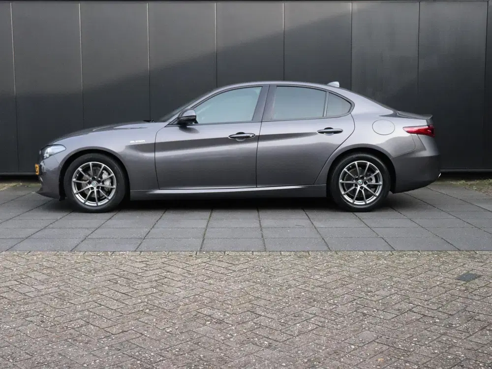 Alfa Romeo Giulia 2.2 LEER uit 2019, foto 2