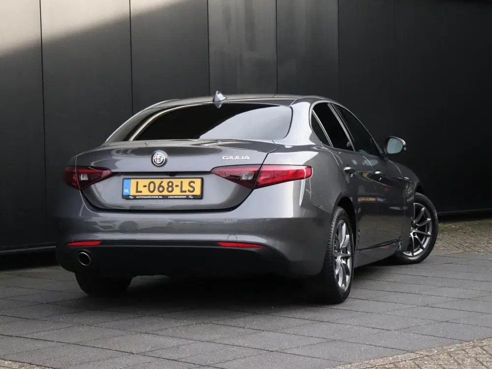 Alfa Romeo Giulia 2.2 LEER uit 2019, foto 3