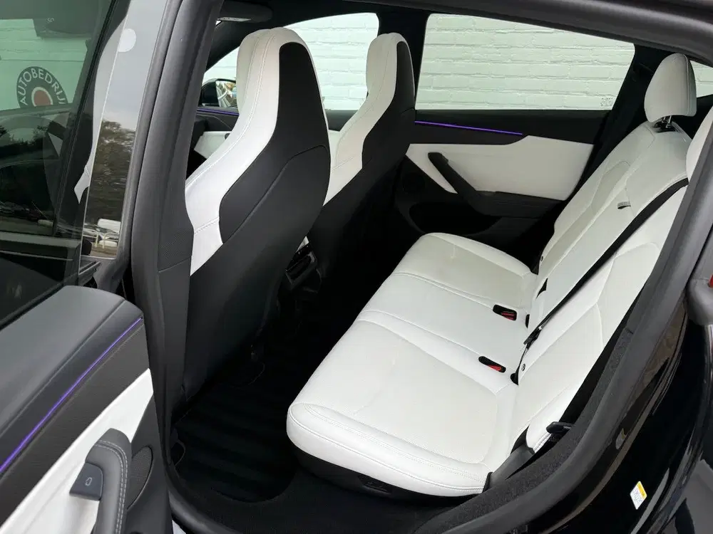 Tesla Model Y Performance AWD uit 2026, foto 13