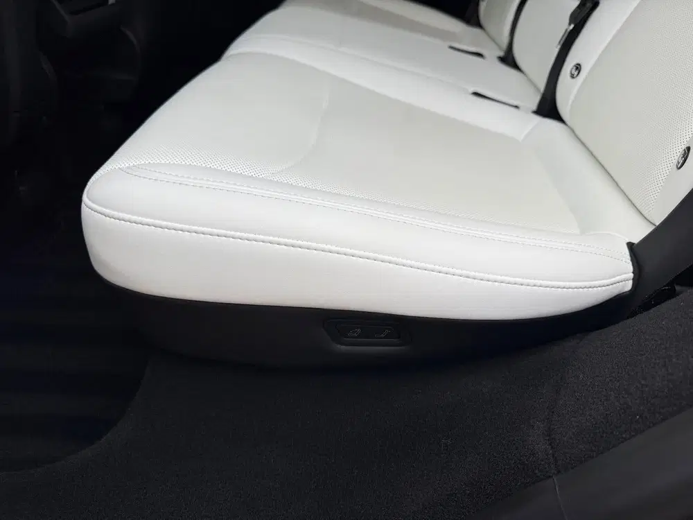 Tesla Model Y Performance AWD uit 2026, foto 14