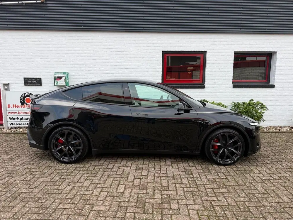 Tesla Model Y Performance AWD uit 2026, foto 4