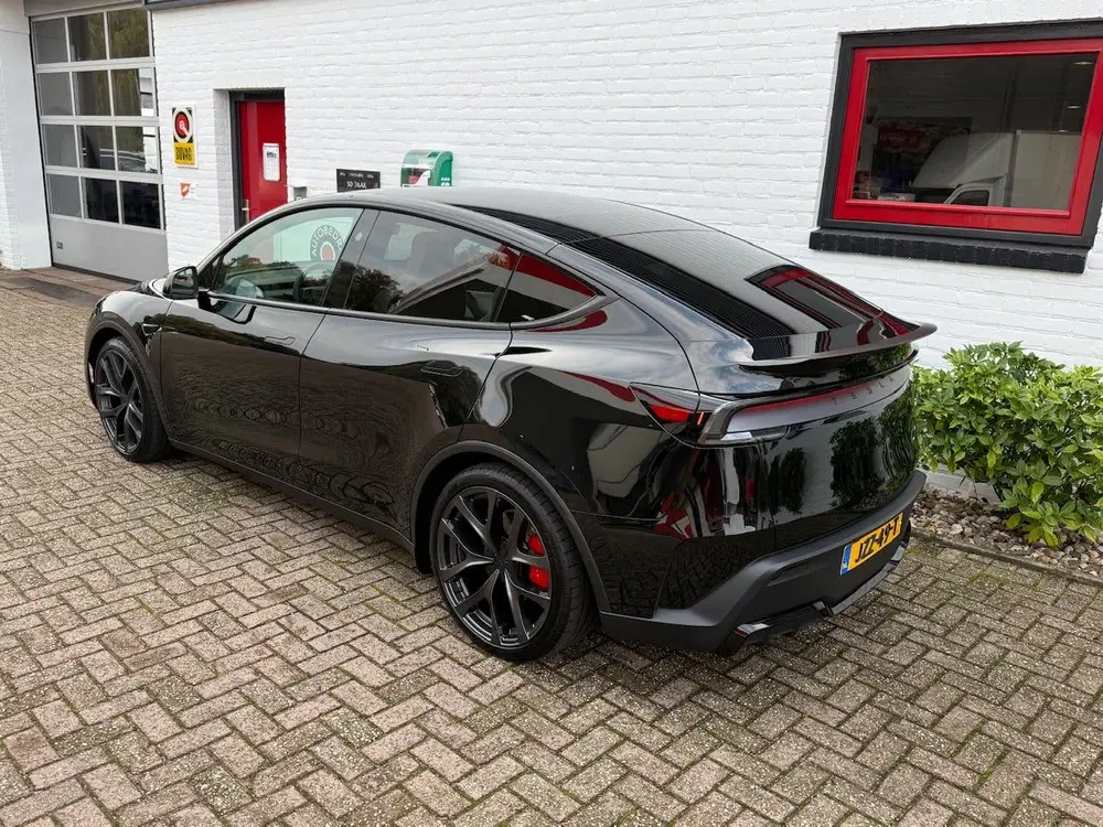 Tesla Model Y Performance AWD uit 2026, foto 6