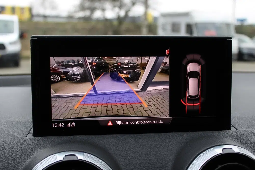 Audi Q2 35 TFSI S Edition PANO NAVI LED CAMERA KEY uit 2021, foto 10