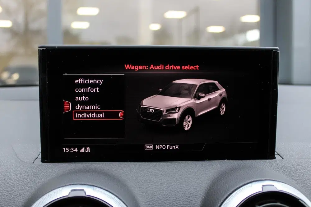 Audi Q2 35 TFSI S Edition PANO NAVI LED CAMERA KEY uit 2021, foto 11
