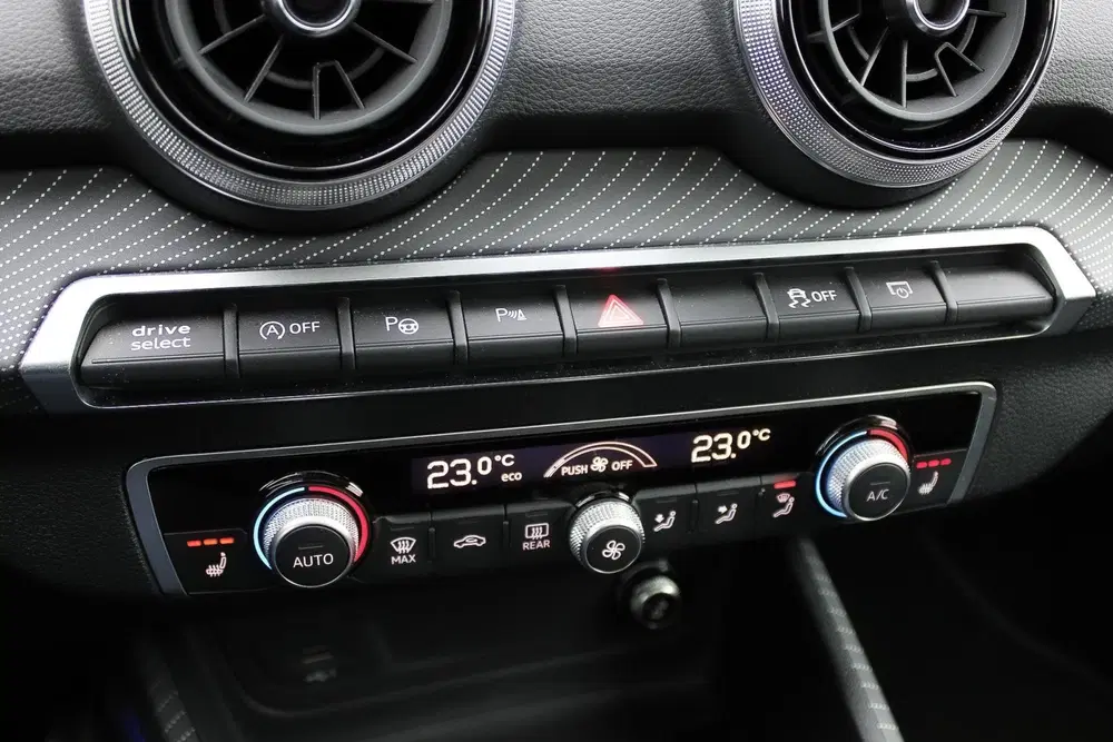 Audi Q2 35 TFSI S Edition PANO NAVI LED CAMERA KEY uit 2021, foto 13