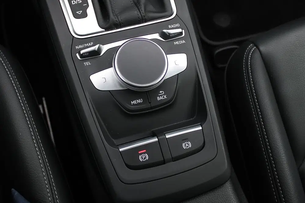 Audi Q2 35 TFSI S Edition PANO NAVI LED CAMERA KEY uit 2021, foto 14