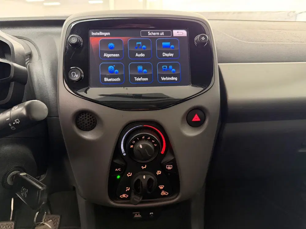 Peugeot 108 1.0 e-VTi Active uit 2022, foto 10